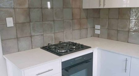 Modern 2BR Townhouse in Newlands - Photo 3