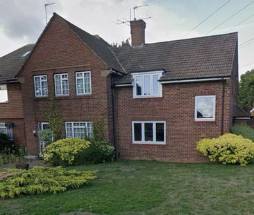 Charles Road, Staines-Upon-Thames TW18, London - Photo 1