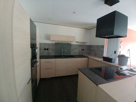 Location Maison 5 pièces 134m² - Photo 4