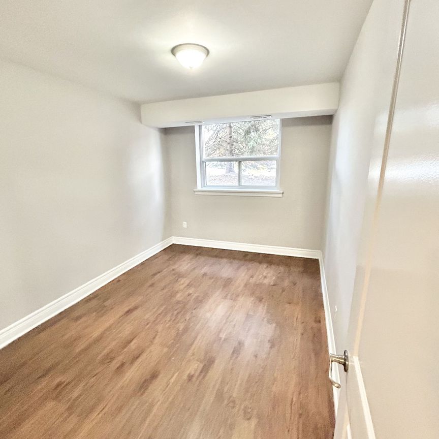 For Lease - 90 Twenty Fifth Street Unit# 32, Toronto, Ontario - Photo 1