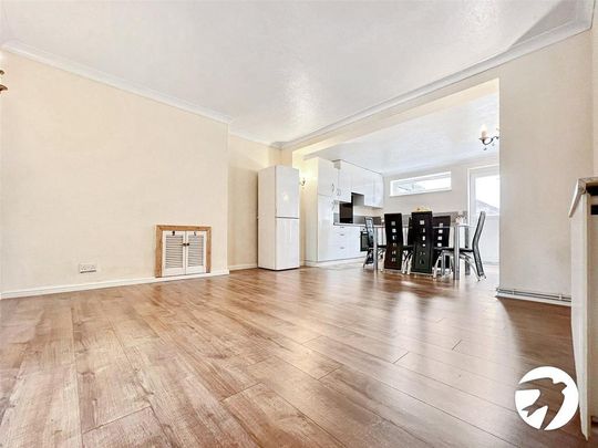 3 bedroom end of terrace house to rent - Photo 1