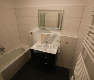 WOW! Hochwertige 4 Raum-Wohnung mit modernem Bad und großem Balkon!... - Photo 2