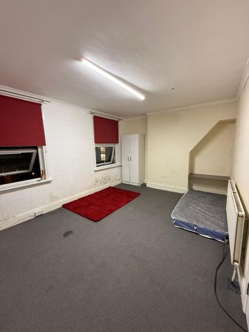 Room in a Shared House, London Road, CR7 - Photo 2