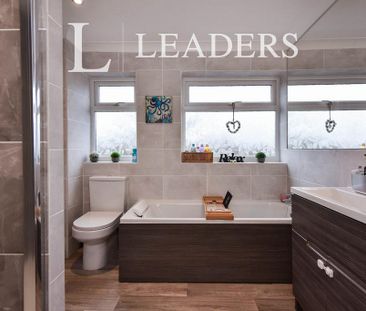 5 bedroom semi-detached house to rent - Photo 4