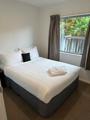 Fully Furnished 2 Bed Hospital Location - Photo 5