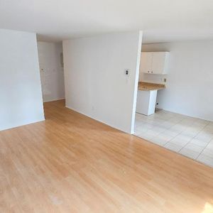 Grand logement rénové, 5 1/2 à Candiac. ch Haendel, devant école - Photo 2