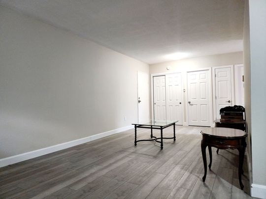 For Lease - 207 Trent Street Unit# 1, Whitby, Ontario - Photo 1