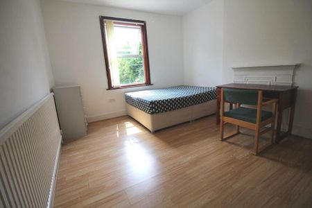 4 bedroom house share to rent - Photo 2