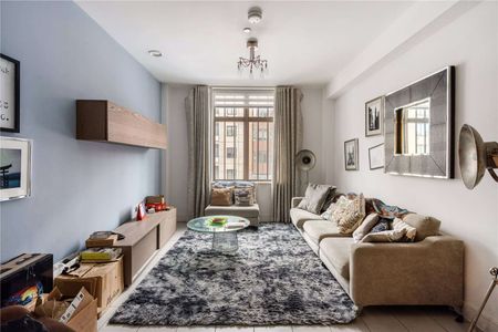 Nestled within the exclusive Electricity House Apartments. - Photo 2