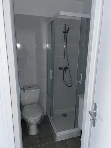 Location Appartement 2 pièces 25m² ST MAUR DES FOSSES 94210 - Photo 4