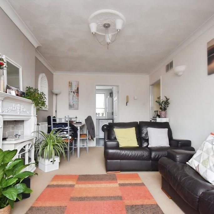 2 bedroom maisonette to rent - Photo 1