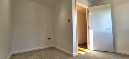 2 bedroom penthouse to rent - Photo 4