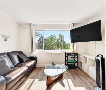 Fully Furnished Studio in Popular 'Shore Apartments' Offering Lifes... - Photo 1