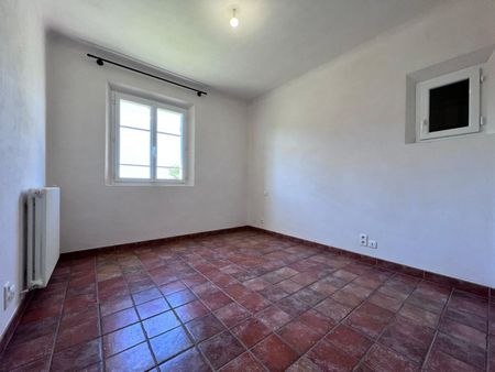 maison 5 pièces 141m2 MARSEILLE 13EME 2 725 euros - Photo 3