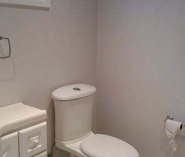 For Lease - 2674 Lake Shore Boulevard, Toronto, Ontario - Photo 3