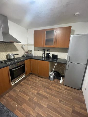 Grasscroft Drive Room 3 - Photo 5