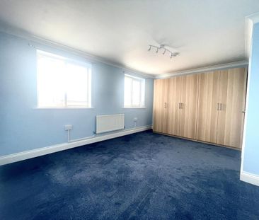 4 bedroom terraced house to rent - Photo 5