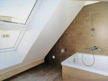 PROVISIONSFREI - Neues Haus - zauberhafte Dachgeschoßwohnung mit Terrasse um netto € 1038,,-- - Photo 4