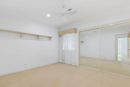 532 Oyster Cove Promenade, Helensvale. - Photo 2