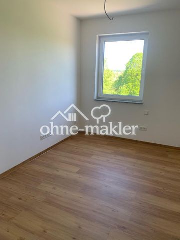 Lichtdurchflutete 4,5 Zimmer Wohnung mit Küche im Neubau - Photo 3