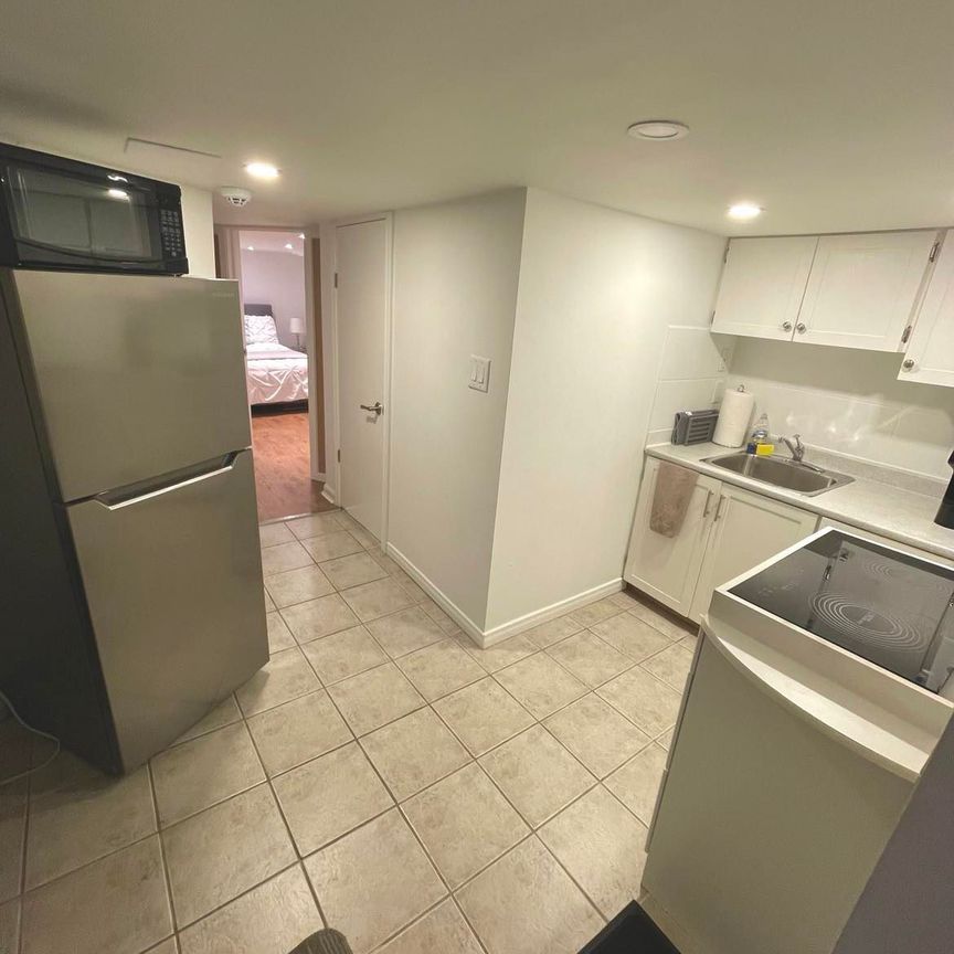 For Lease - 1054 Dufferin Street Unit# Basement, Toronto, Ontario - Photo 1