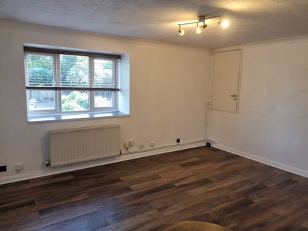 2 Bed Maisonette, Connaught Gardens, SM4 - Photo 2