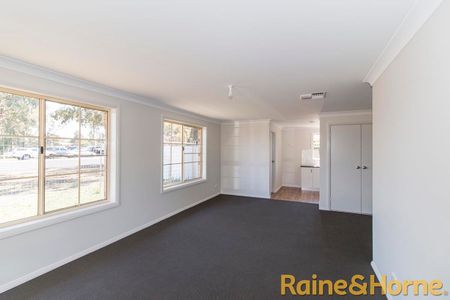 29 Howard Avenue, Dubbo, NSW 2830 - Photo 4