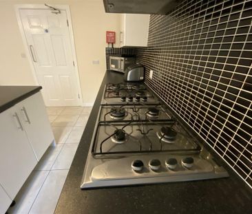 Hearsall Lane Room 6 - Photo 6