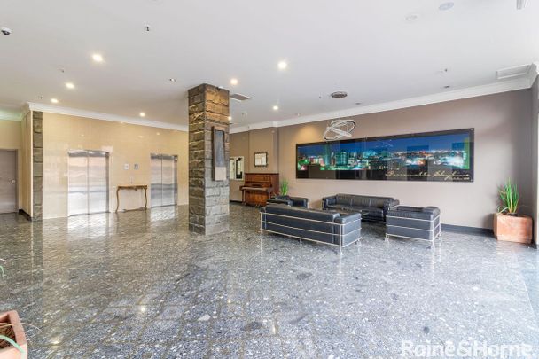 Ideally Located Studio- Ready To Move In!! - Photo 1