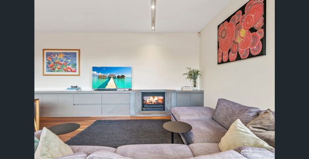 Available Unfurnished or Fully Furnished- Architect‑Designed Town Residence in a Premier South Yarra Position - Photo 1