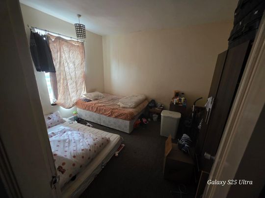 Room in a Shared Flat, Burley Lodge Rd, LS6 - Photo 1