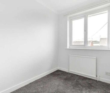 Topcliffe Court, Leeds, LS27 - Photo 3