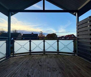 Hochwertige 2-Zimmer-Whg. mit Einbauküche, Balkon und Carport // Ki... - Foto 1