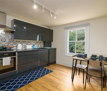 4 bedroom flat to rent - Photo 6