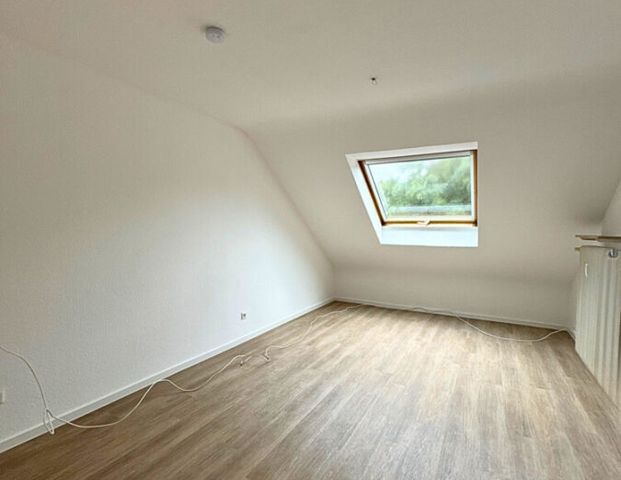 Renovierte 4 ZKB-Dachgeschosswohnung in zentraler Lage Rastpfuhl - Photo 1