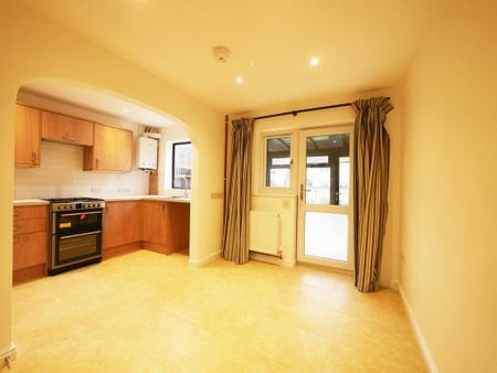 3 bedroom end of terrace house to rent - Photo 5