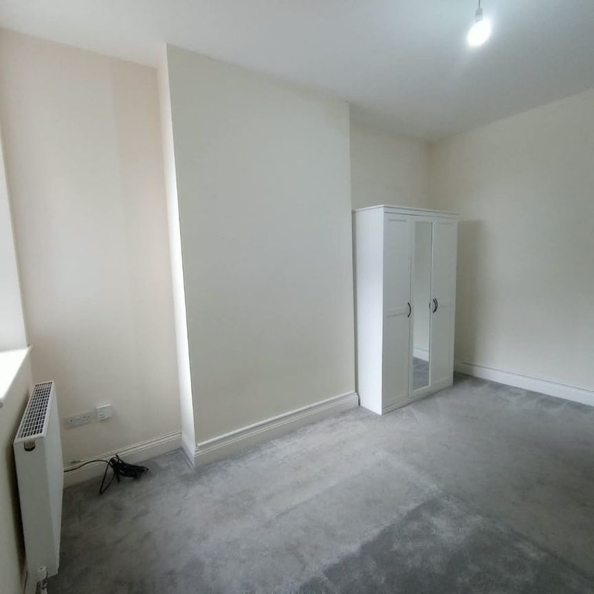 2 Bed Flat, The Boulevard, SW17 - Photo 1
