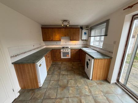 3 bedroom detached house to rent - Photo 4