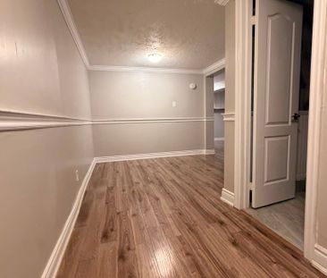 For Lease - 242 Browning Trail, Barrie, Ontario - Photo 3