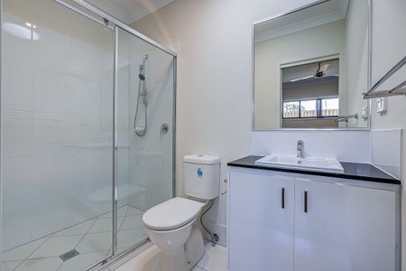 Modern Duplex In A Sought After Location! - Photo 5