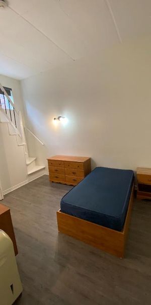 Maison de chambres pour 12 personnes à louer à Laval près métron de la Concorde - Photo 1