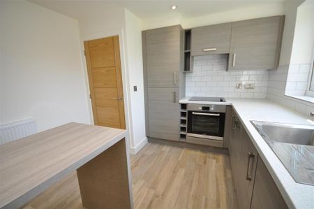 2 bedroom flat to rent - Photo 4