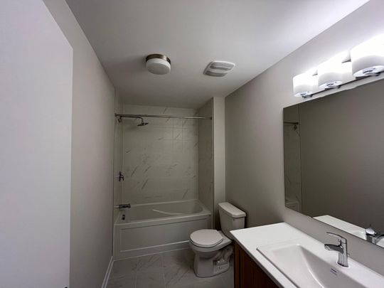 For Lease - 536 Oldenburg Avenue, Stittsville - Munster - Richmond, Ontario - Photo 1