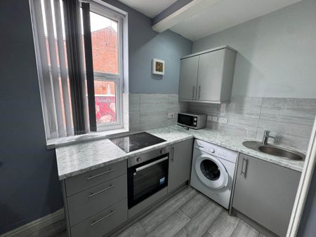 Price £1,350 pcm - Available Now - Unfurnished - Photo 4
