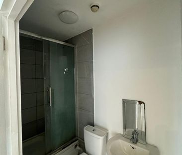 Studio Flat, High St, HA8 - Photo 3