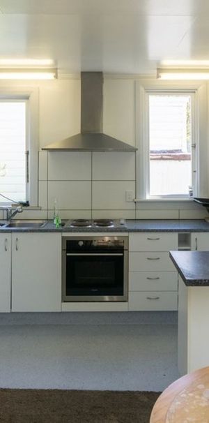 North Road Beauty - Stones throw from Gardens, University - Photo 1