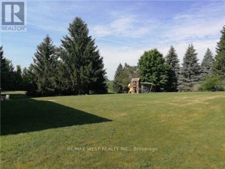 Detached Home For Lease | N9238897 - Photo 2