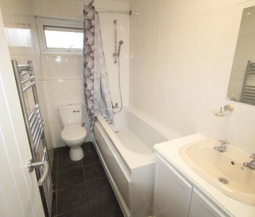 3 bedroom terraced house to rent - Photo 6