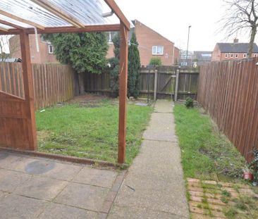 2 bedroom terraced house to rent - Photo 4