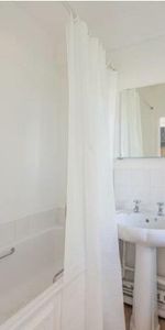 Flat to rent - Boone Street, London, SE13 - Photo 4